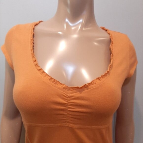 3/$20 LIZ & CO Cap Sleeve Tshirt Ruffled Vneck Shirred Empire Waist Top Pumpkin - Picture 2 of 11